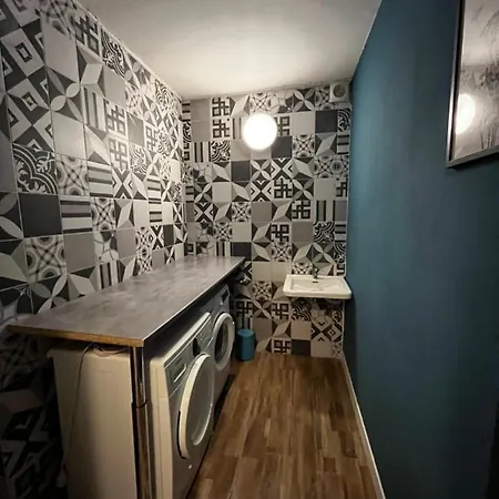 Escapade Dans Grand T2 De Charme Avec Terrasse - Proche Gare Et Centre Apartament *