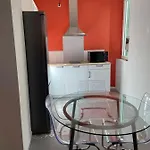 Escapade Dans Grand T2 De Charme Avec Terrasse - Proche Gare Et Centre Apartament