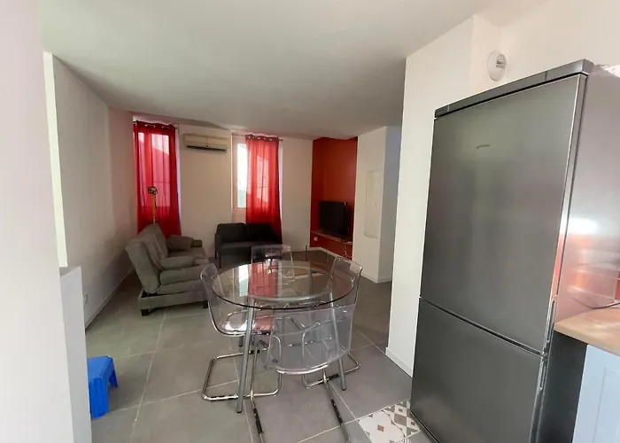 Escapade Dans Grand T2 De Charme Avec Terrasse - Proche Gare Et Centre * Lourdes