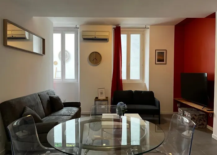 Escapade Dans Grand T2 De Charme Avec Terrasse - Proche Gare Et Centre Apartman