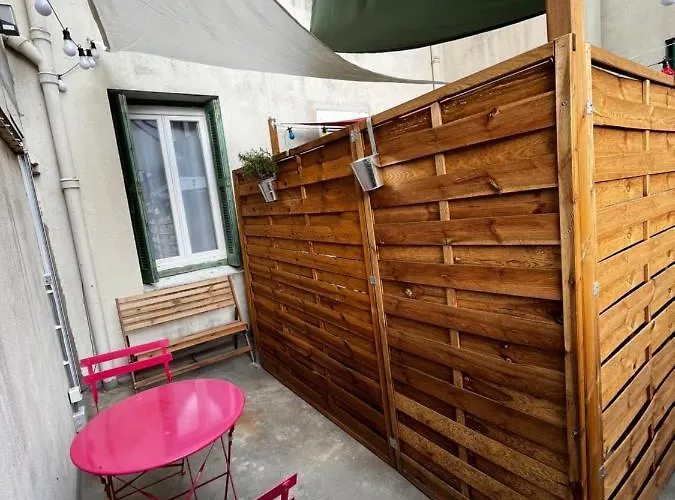 Escapade Dans Grand T2 De Charme Avec Terrasse - Proche Gare Et Centre Apartament Lourdes