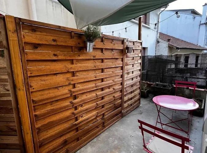 Escapade Dans Grand T2 De Charme Avec Terrasse - Proche Gare Et Centre Apartman Lourdes