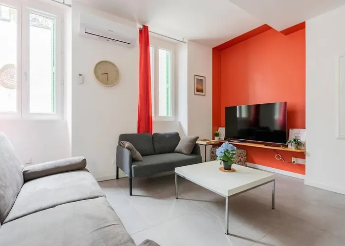 Escapade Dans Grand T2 De Charme Avec Terrasse - Proche Gare Et Centre Apartman Lourdes