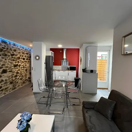 Escapade Dans Grand T2 De Charme Avec Terrasse - Proche Gare Et Centre