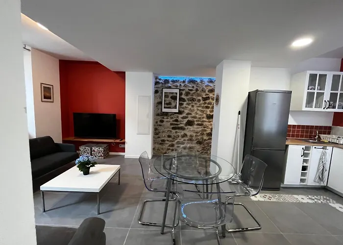 Escapade Dans Grand T2 De Charme Avec Terrasse - Proche Gare Et Centre Apartman