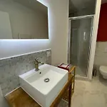 Appartement Escapade Dans Grand T2 De Charme Avec Terrasse - Proche Gare Et Centre Lourdes