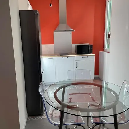 Escapade Dans Grand T2 De Charme Avec Terrasse - Proche Gare Et Centre דירה